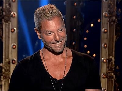 شاهد : تامر هجرس يحتفل بخطوبة ابنته: شاهد جمال إطلالتها