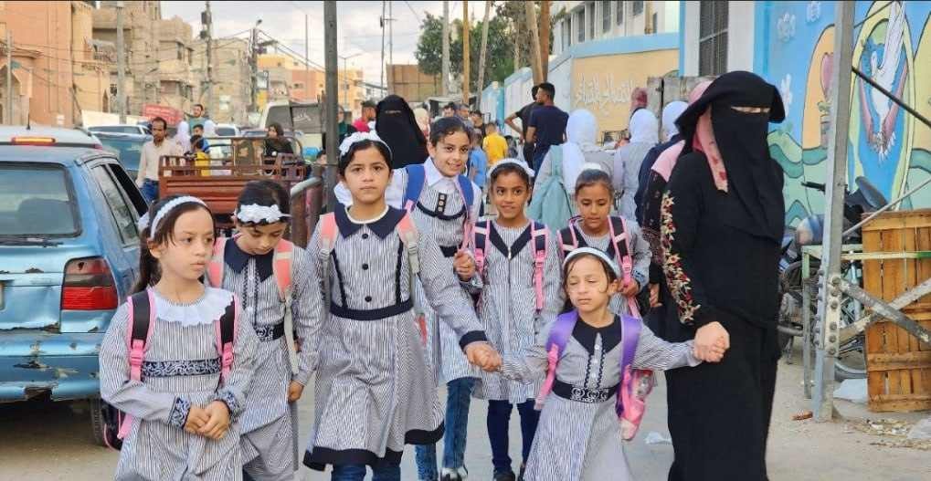 اللجنة المشتركة للاجئين: 532 ألف طفل فلسطيني يعودون لمدارسهم اليوم
