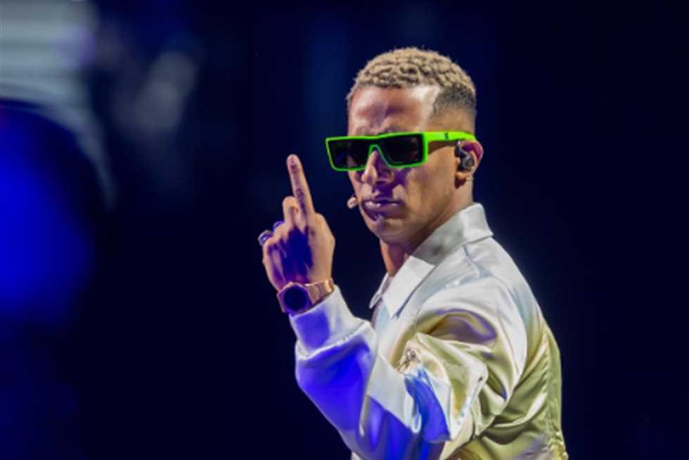 محمد رمضان في موقف محرج على المسرح بسبب حذائه