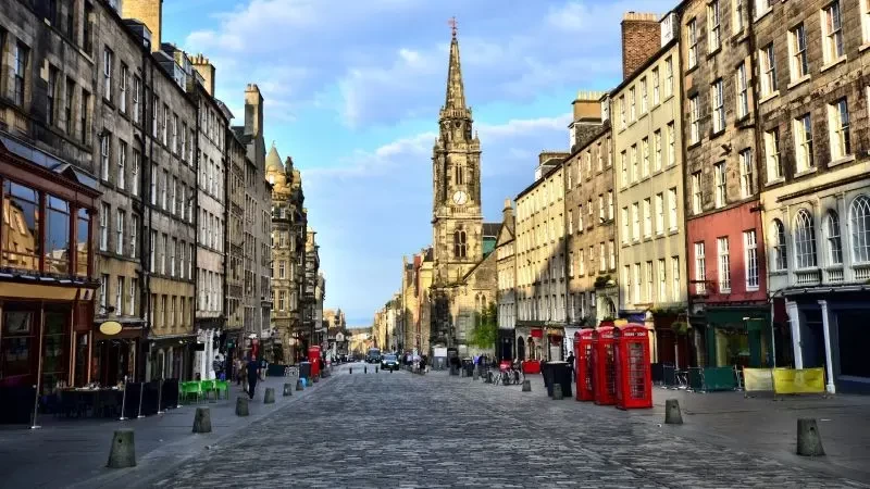 شاهد : أهم المواقع السياحية في إدنبره "أثينا الشمال"