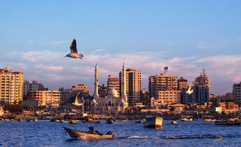 يضم رجال وسيدات أعمال.. وفد كبير من الضفة يزور قطاع غزة