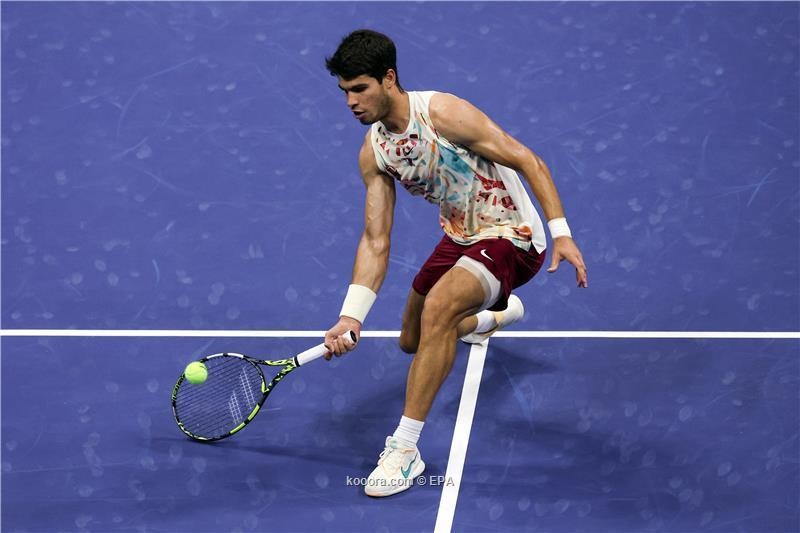 بالصور : ألكاراز يواصل تألقه ويطرد زفيريف من أمريكا المفتوحة