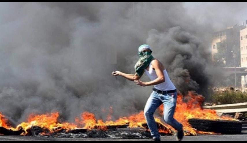 استشهاد الشاب أحمد فواقة متأثرًا بإصابته خلال انتفاضة الأقصى