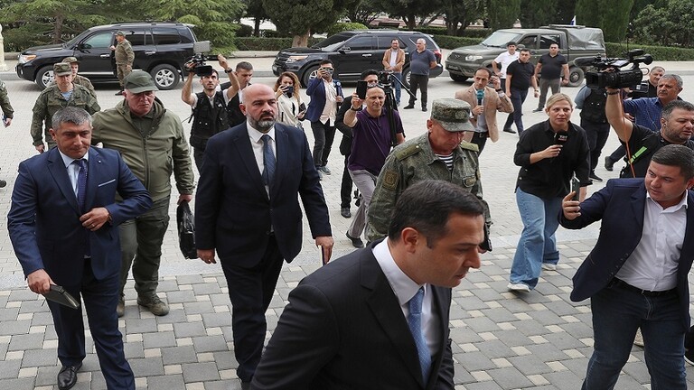 وفد من أرمن قره باغ يُجري مفاوضات مع سلطات أذربيجان