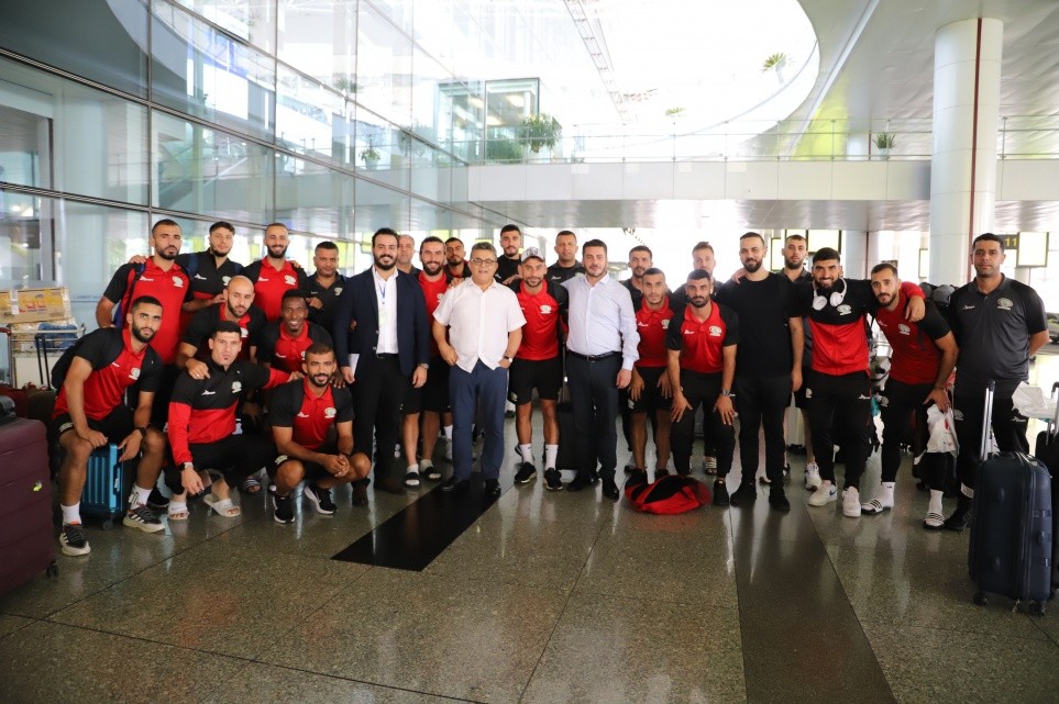 بعثة منتخبنا الوطني تصل فيتنام