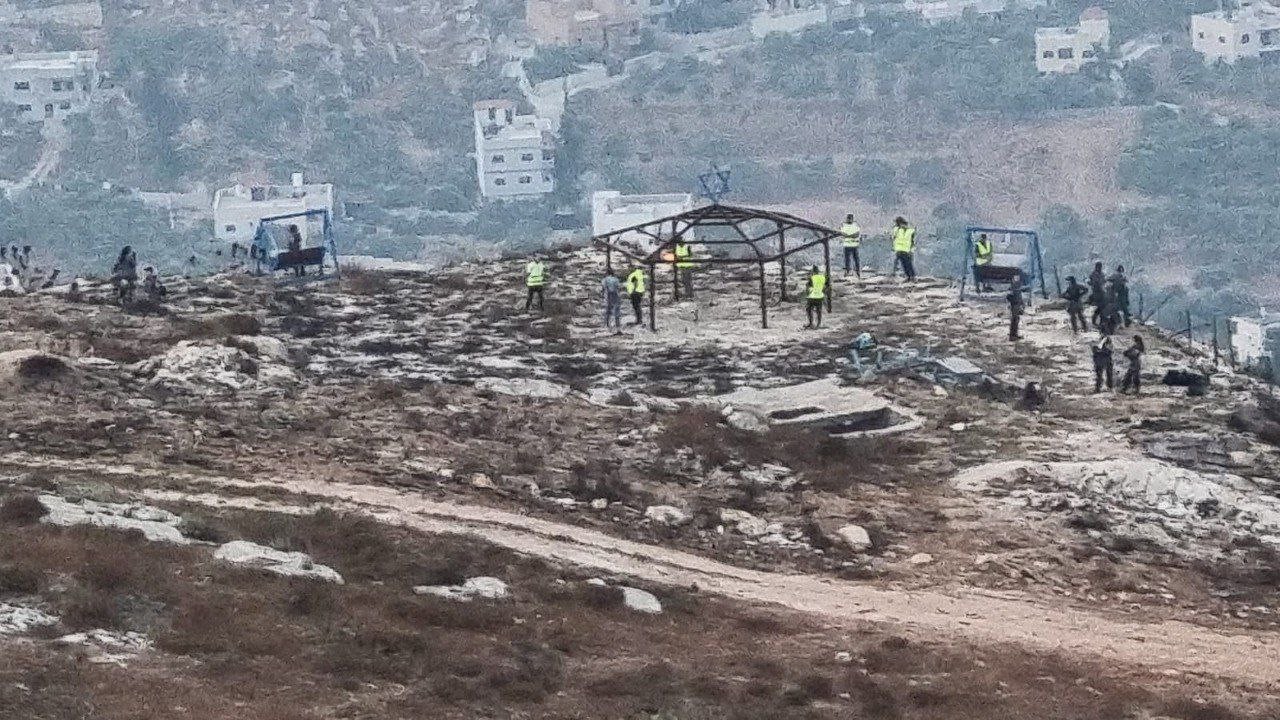 شرطة الاحتلال تهدم "بركسات" للمستوطنين جنوب نابلس