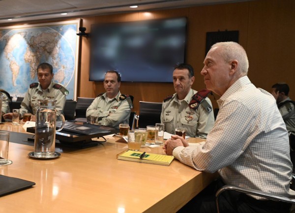 غالانت: "إسرائيل" تمر بفترة أمنية معقدة في جميع الساحات