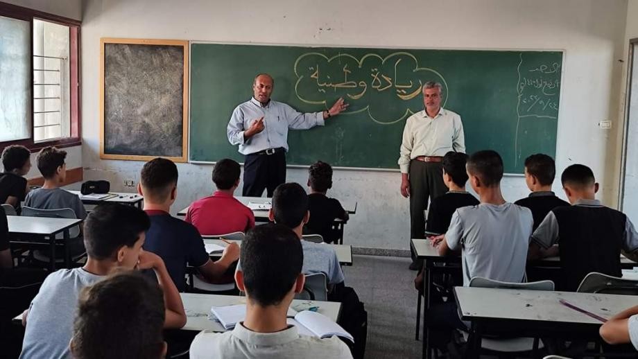 التعليم بغزة تشرع بتنفيذ مشروع الريادة الوطنية في المدارس الحكومية