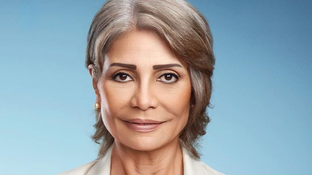 شاهد: سوسن بدر تقدم حفيدتها للجمهور و الشبه بينهما لا يصدق