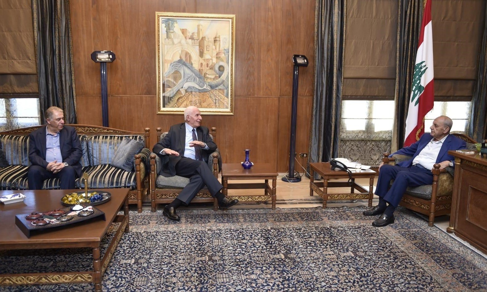 الأحمد يلتقي نبيه بري وجنبلاط وقيادة الجبهة الشعبية لبحث التطورات الأمنية في مخيم عين الحلوة