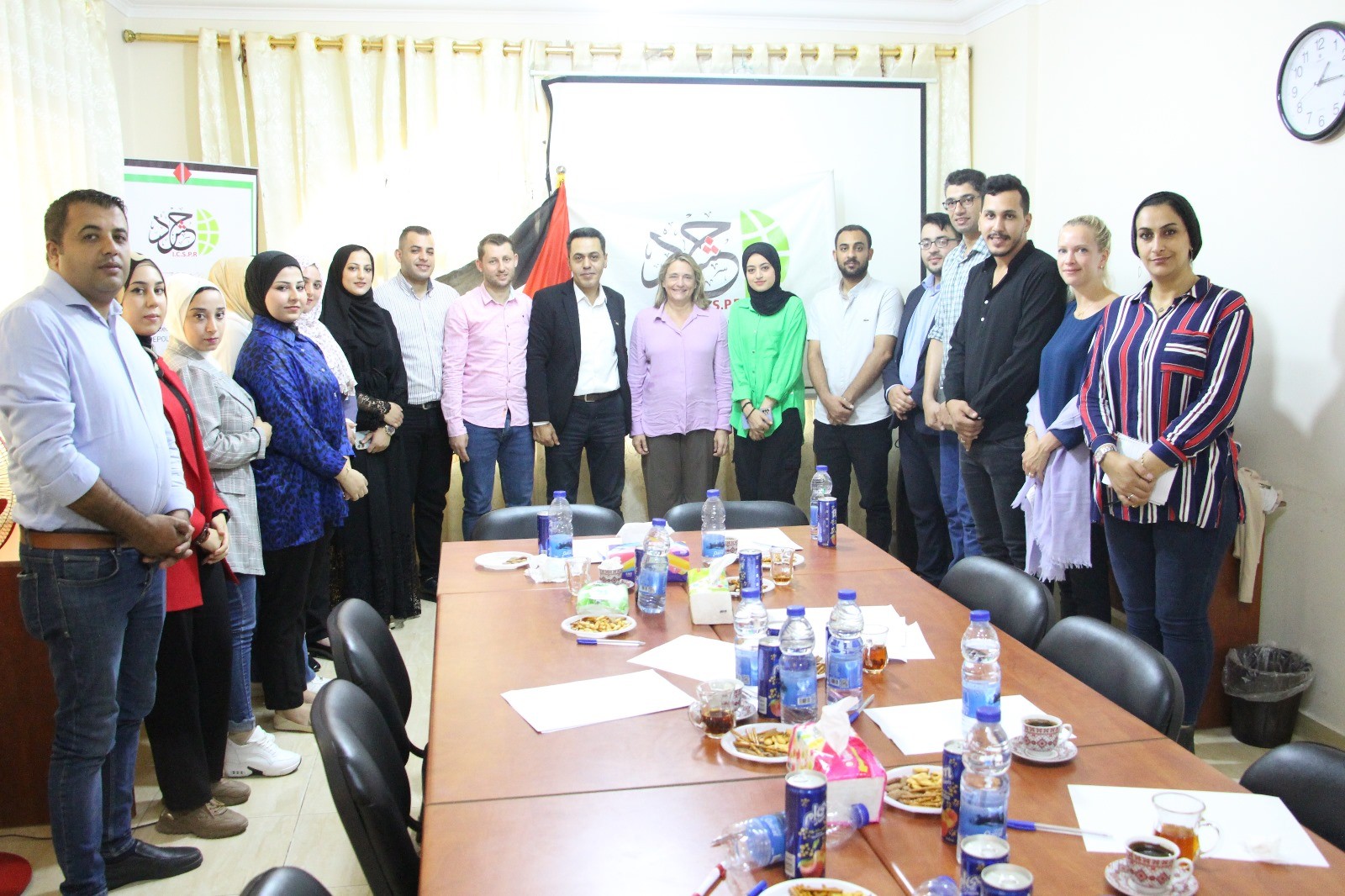 "حشد" تستقبل المسؤولة الأممية لين هاستينغز