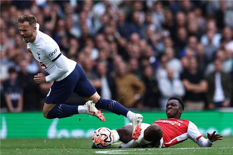 بالصور : ارسنال يهدر نقطتين بتعادله مع توتنهام هوستر