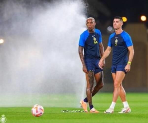 بالصور : رونالدو يتقدم مران النصر.. وكاسترو يحفز الوافد الجديد