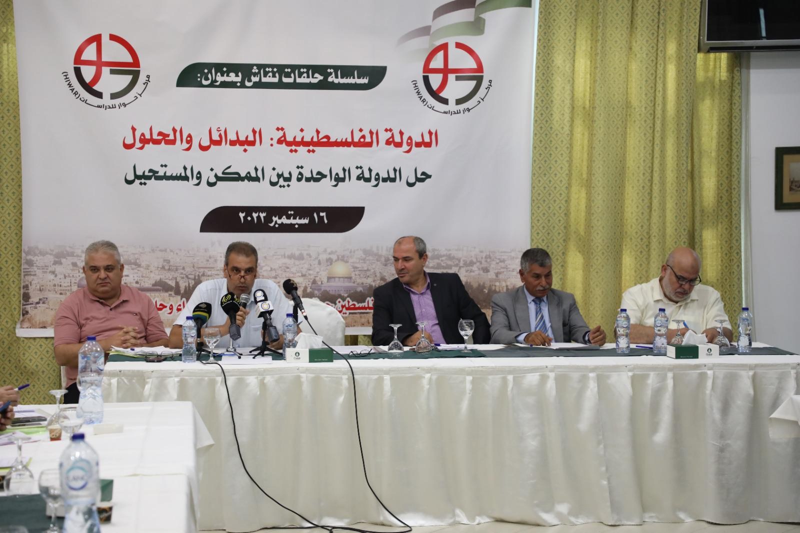 "محسن" يستعرض سيناريوهات حل الصراع ورؤية "دحلان" للدولة الواحدة