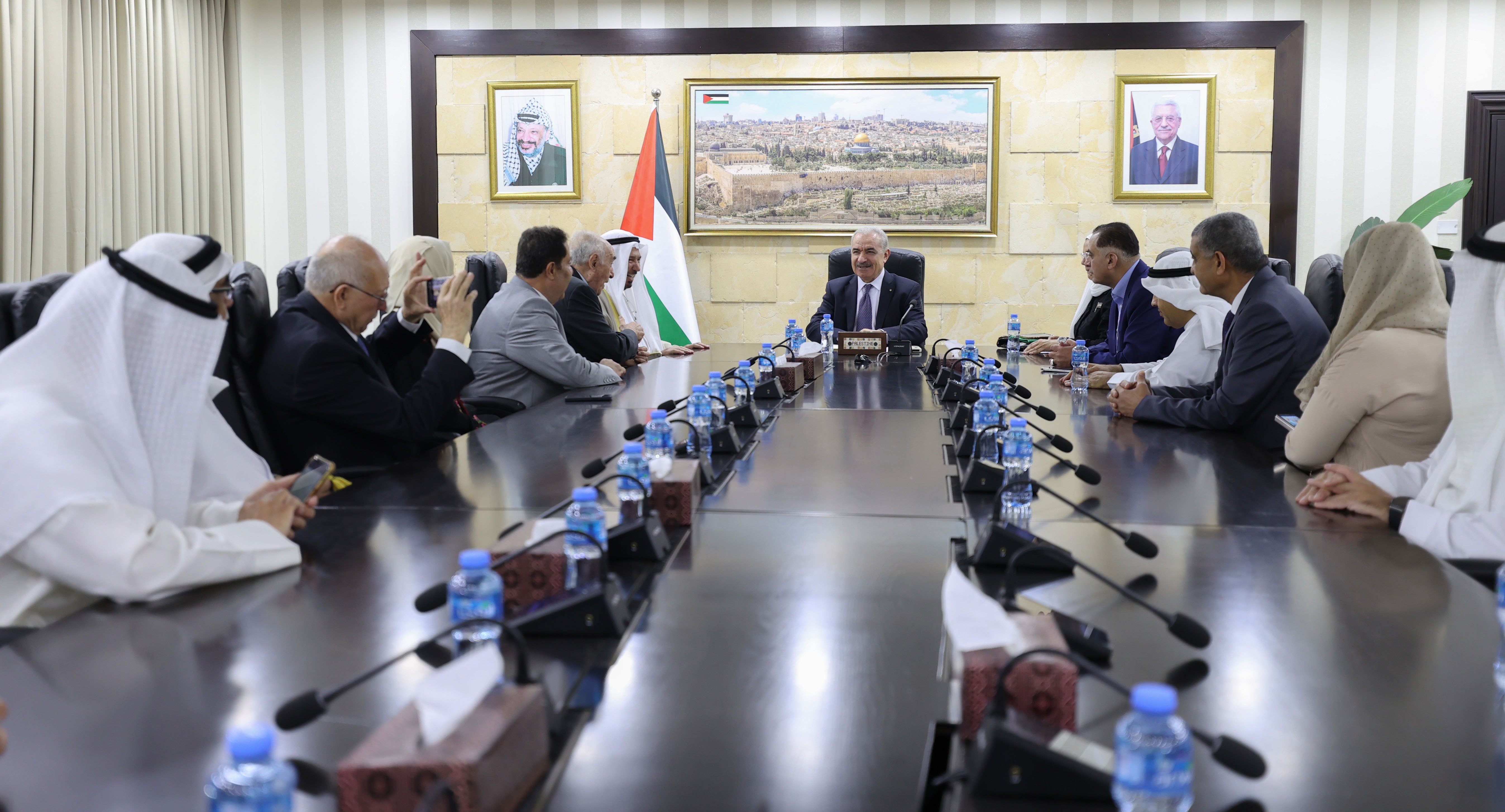 اشتية خلال استقباله وفدًا عربيًا: الفلسطيني مؤتمن على هذه الأرض