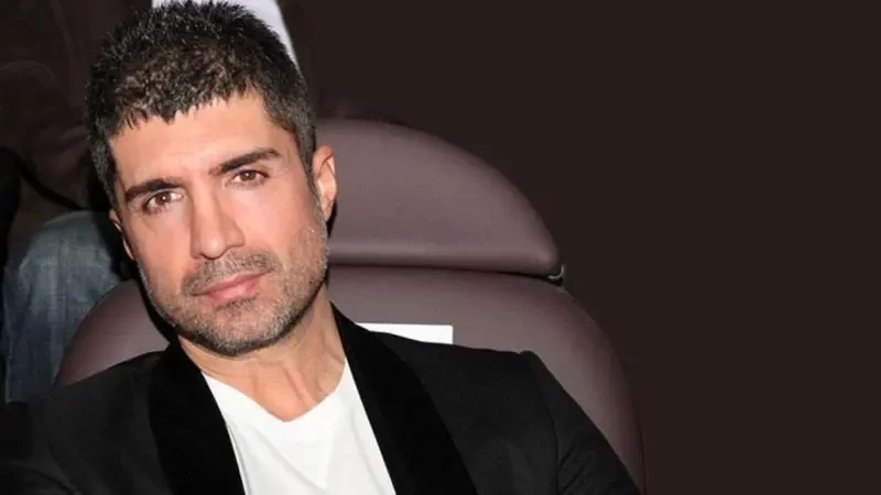 فيديو : أوزجان دينيز يستعين بـ 10 رجال لحمايته في الشارع.. ويثير الجدل