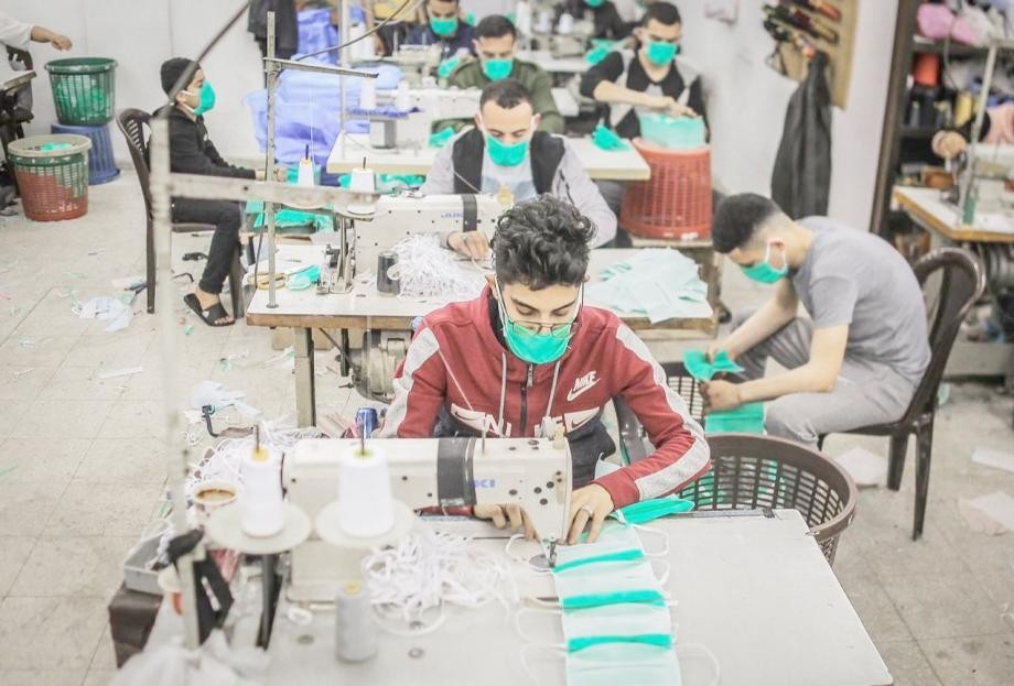 تقرير: مصانع الخياطة تكبدت خسائر فادحة من قرار منع التصدير وبعضها كان مُهدداً بالإغلاق!