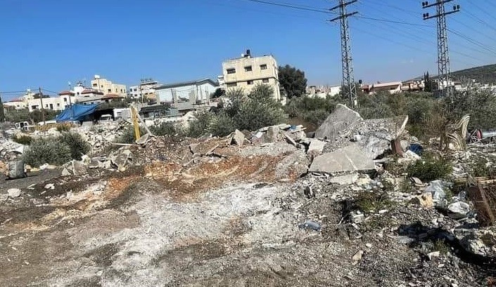 الاحتلال يهدم مغسلة سيارات غرب سلفيت