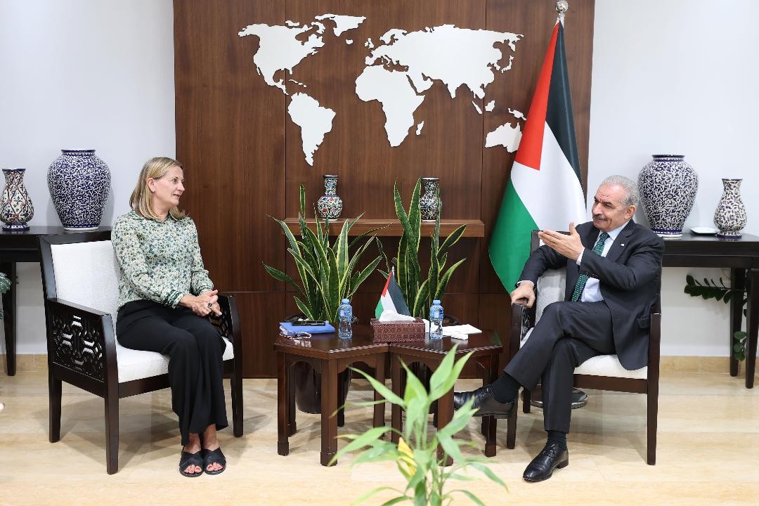 تفاصيل لقاء اشتية مع المبعوثة النرويجية لعملية السلام