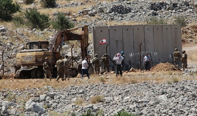 جيش الاحتلال يُزيل بنية تحتية خرسانية في المنطقة الحدودية جنوب لبنان