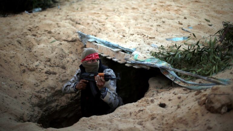 قتال مستمر بين المسلحين الفلسطينيين وقوات الجيش عند منطقة إيرز