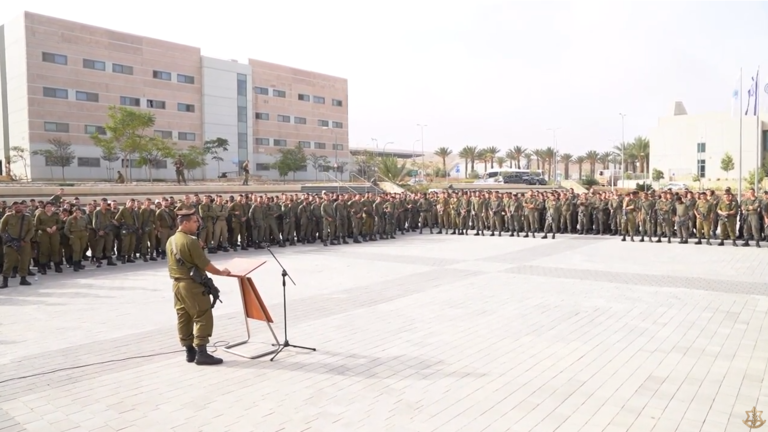 الجيش الإسرائيلي: استهدفنا الليلة "حواجز لحماس تصعب على السكان الإخلاء نحو الجنوب"