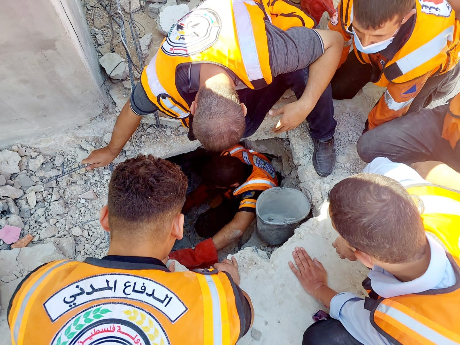 تواصل القصف على غزة.. وانتشال 23 شخصا من تحت أنقاض منزل الأسطل في خان يونس