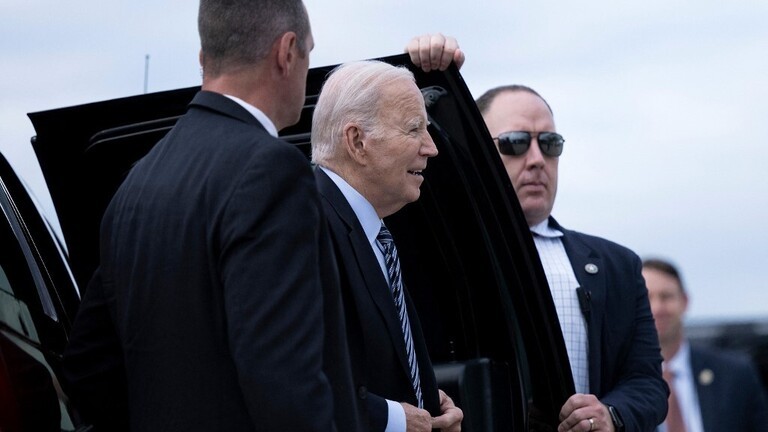 طائرة الرئيس الأمريكي تهبط في مطار اللد