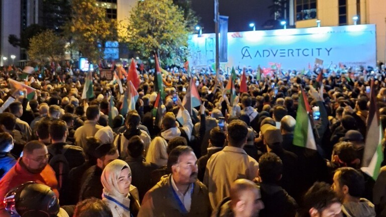 هجوم بشري كبير على سفارات إسرائيل والولايات المتحدة وفرنسا في عدد من الدول