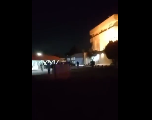 متظاهرون يحاولون اقتحام السفارة الإسرائيلية في العاصمة الأردنية