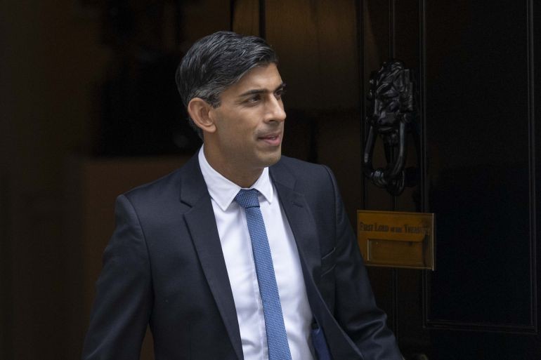 سوناك يصل إلى إسرائيل في إطار جولة بالمنطقة تهدف للتوصل إلى تهدئة بغزة