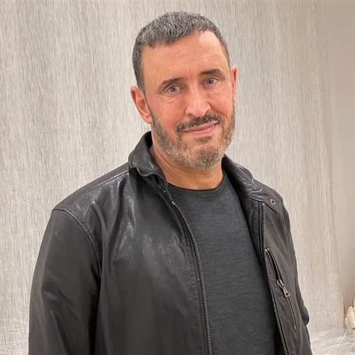 "وفية" أول أغنيات ألبوم كاظم الساهر الجديد من كلمات كريم العراقي ويصورها فيديو كليب