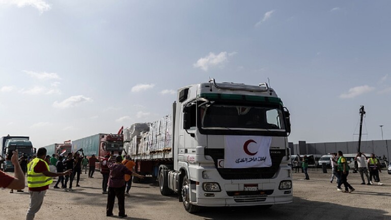 مصدر أمني مصري يكشف  مسار خط المساعدات عن طريق العوجل للتفتيش الاسرائيلي