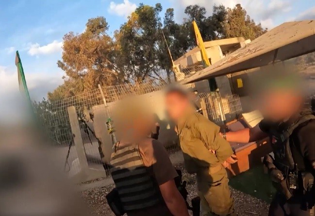 بالفيديو: "القسام" تعرض المشاهد الأولى لاقتحام موقع "كيسوفيم" شرق خانيونس