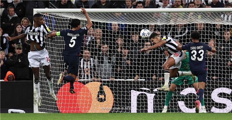 بالصور : نيوكاسل يهين سان جيرمان برباعية في مجموعة الموت