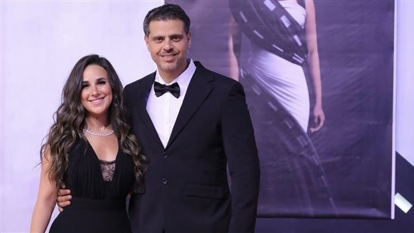 انفصال أم خطأ تقني... شيري عادل تحذف كل صورها مع زوجها طارق صبري