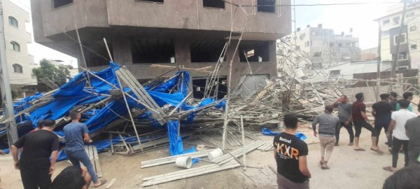 محدث بالفيديو والصور: 11 إصابة جرّاء انهيار "سقالة بناء" غرب غزّة