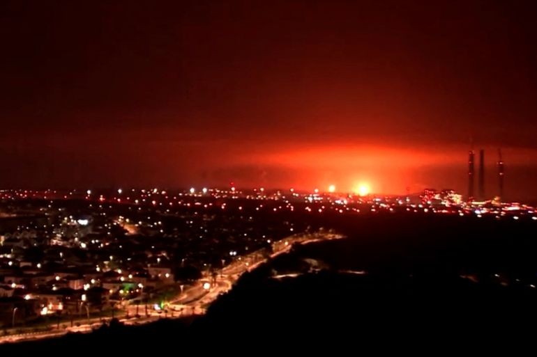 انقطاع كامل للإنترنت والاتصالات في غزة وقصف جوي غير مسبوق