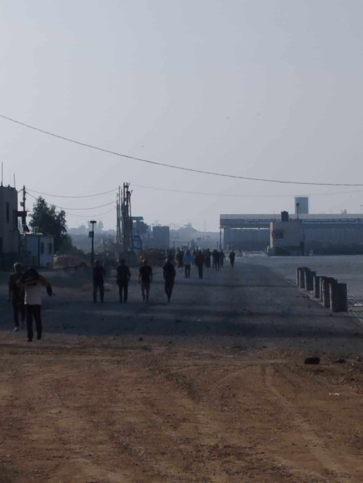 لاحتلال يفرج عن   آلاف عامل من قطاع غزة عبر معبر كرم أبو سالم والمحتجزين منذ ٧ اكتوبر