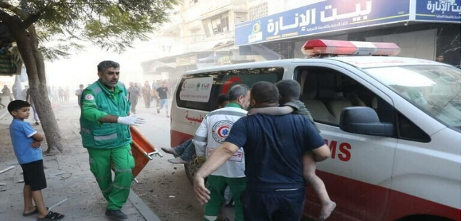 المكتب الإعلامي الحكومي في غزة يدين المؤسسات الدولية ويطالب بالتدخل الفوري لحماية مجمع الشفاء الطبي