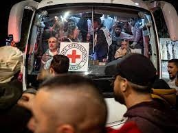 بدء عملية تسليم الأسرى الإسرائيليين لدى "حماس" وعبورهم عبر معبر رفح