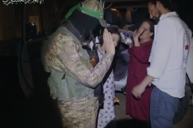 الدفعة الثالثة من التبادل تشمل الإفراج عن أميركييْن