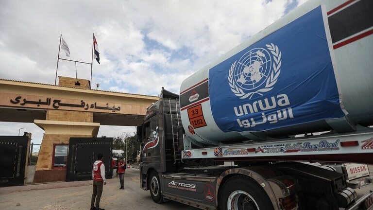 السماح بدخول قافلة محملة بالوقود والغاز إلى قطاع غزة في اليوم الثاني للهدنة