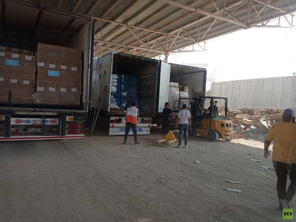 الهلال الأحمر الفلسطيني: 102 شاحنة مساعدات تدخل غزة