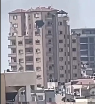 القوات الإسرائيلية تقصف عددا من المكاتب الصحفية في مدينة غزة