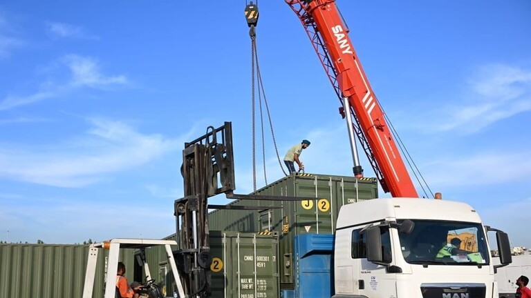 الإمارات تقيم 3 محطات تحلية لتزويد غزة بالمياه