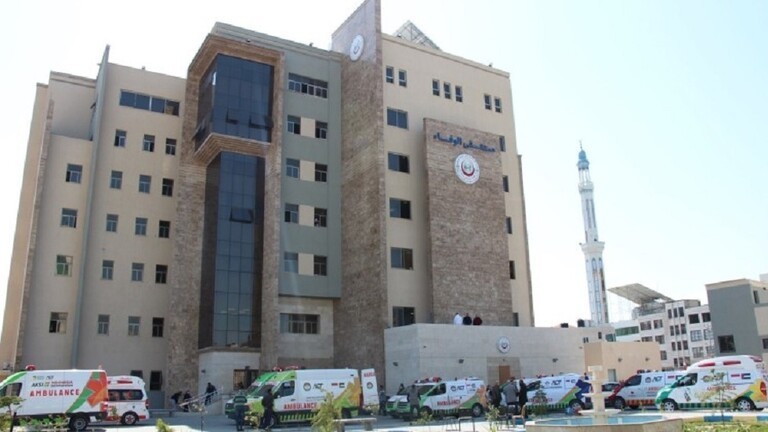 قصف إسرائيلي استهدف مولد الكهرباء بمستشفى الوفاء ما تسبب بحريق كبير