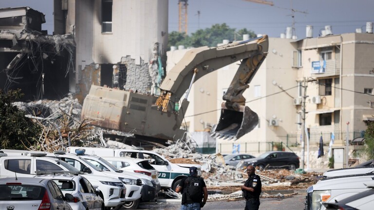 العثور على جثة مقاتل فلسطيني تحت أنقاض مقر للشرطة في سديروت