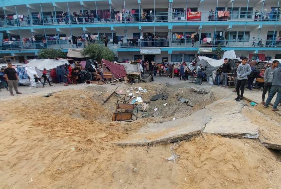 قصف في غزة ...و استهداف مدرسة للأونروا تأوي نازحين شمالي غزة،