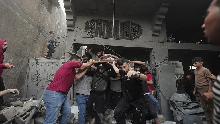 20 شهيدا بقصف إسرائيلي استهدف منزلين في رفح